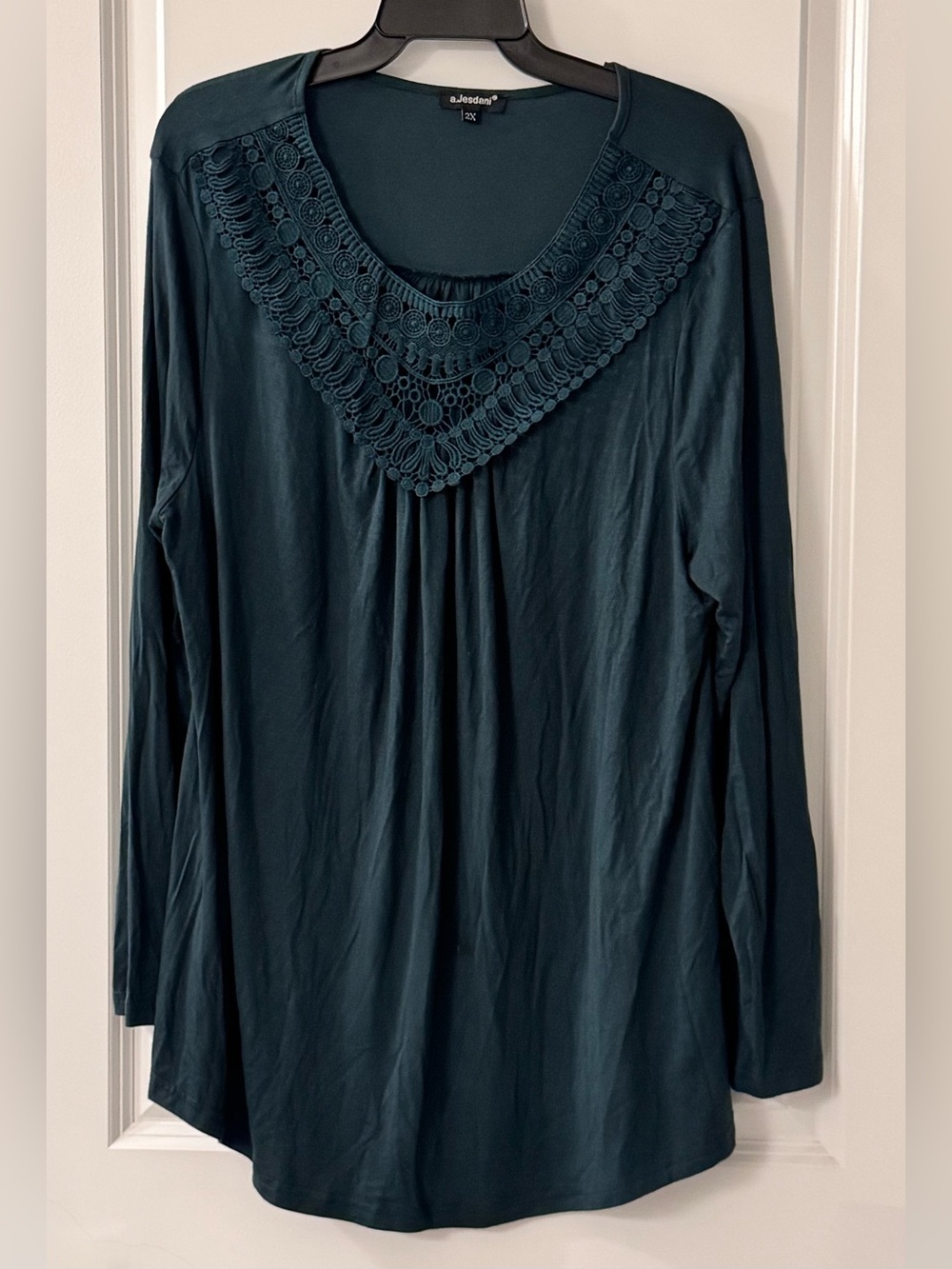 #z6010 a. jesdani Dark Green Embroidered Scoop Neck Long Sleeve Swing Tunic Top